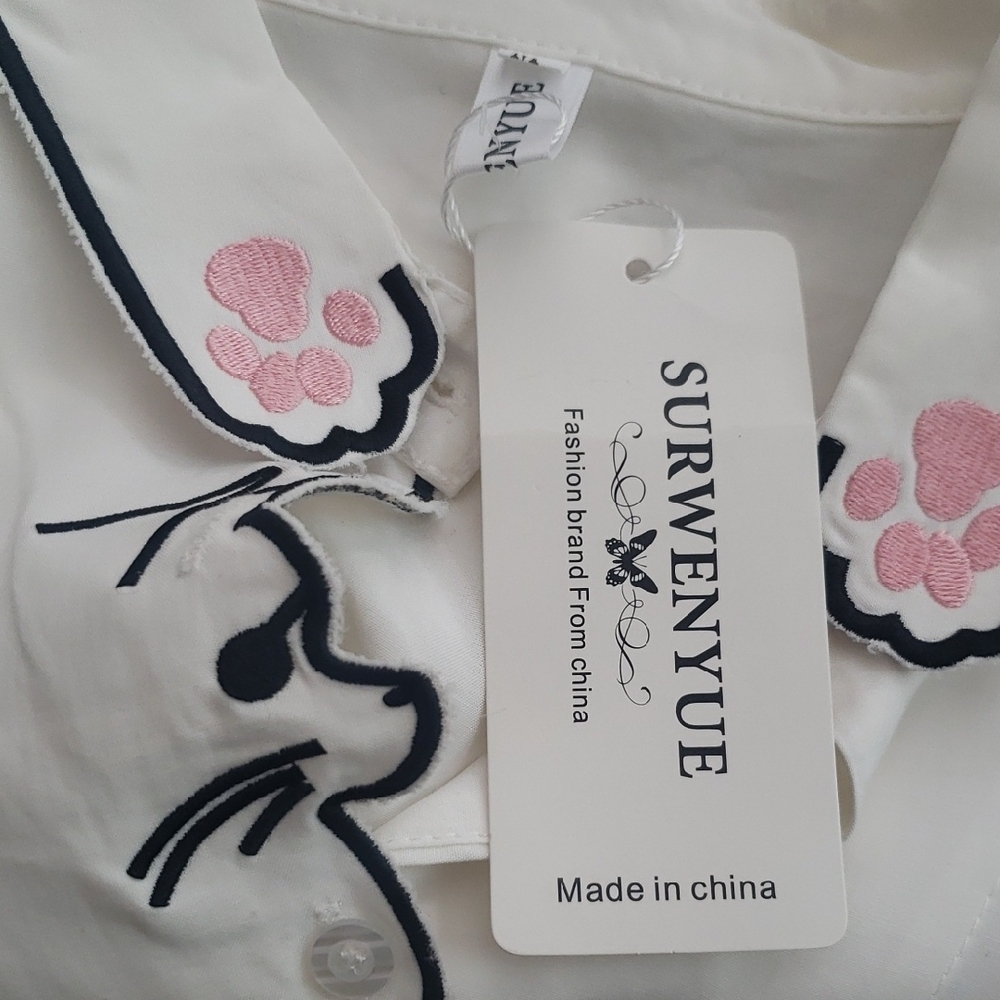 (M) NWT SURWENYUE Embroidered Cat Shirt Business Casual Kawaii Grannycore - Picture 3 of 9